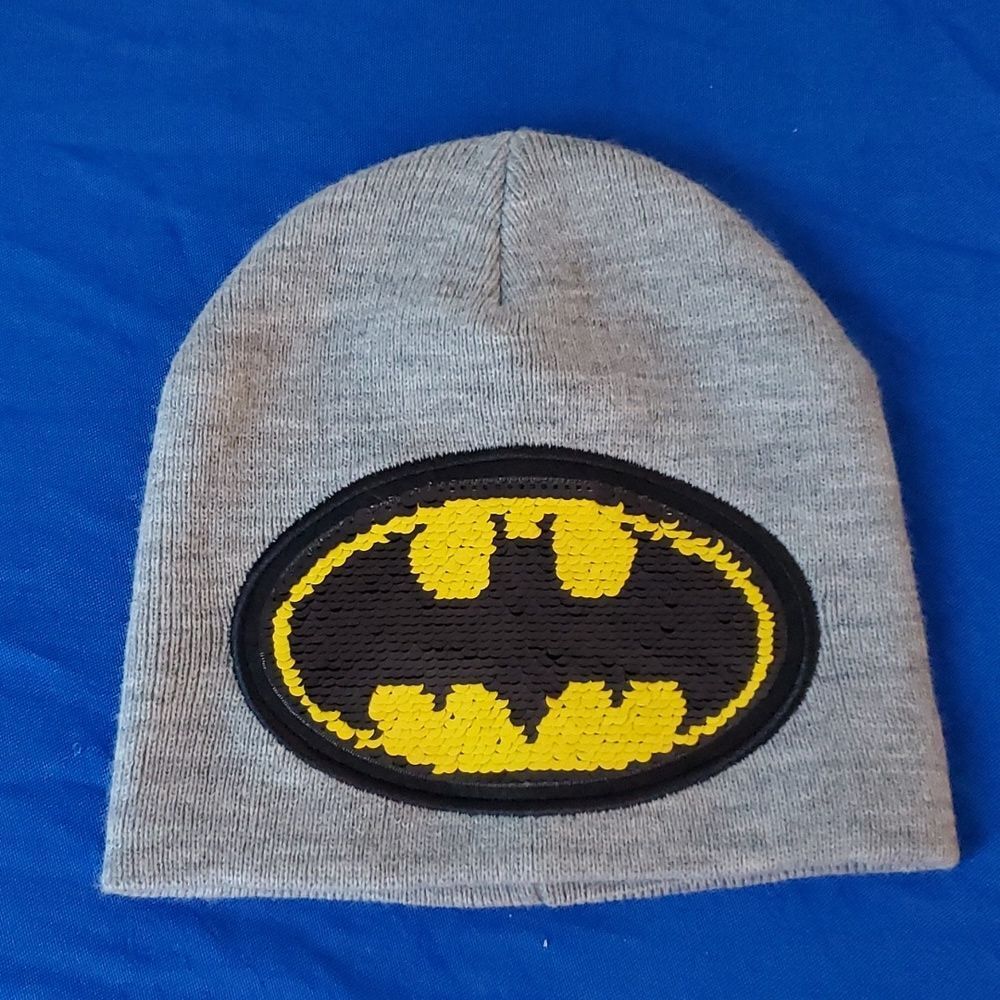 DC Comics Batman Reversible Sequin Beanie Hat Gray Knit Flipping Logo Cap